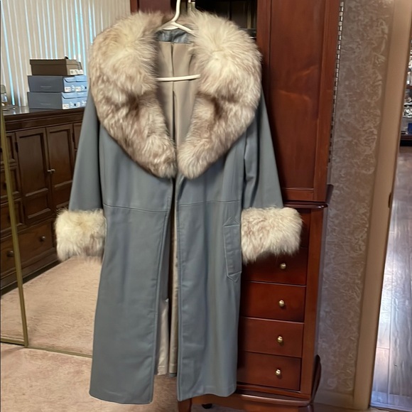 Lane Bryant Jackets & Blazers - Lane Bryant Gray and Cream Trench Coat with Fur Trim